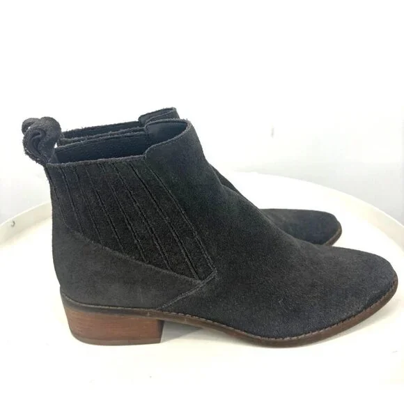 Dolce Vita Terra Charcoal Gray Suede Booties 9 - Picture 2 of 5